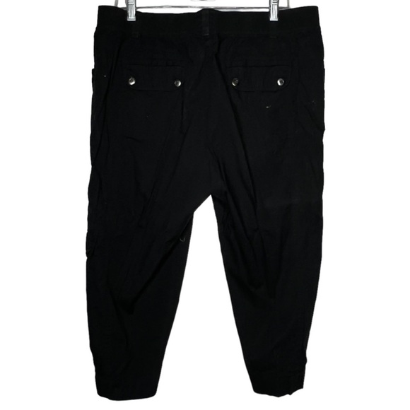 Chico's Black Cropped Pants - Picture 5 of 5